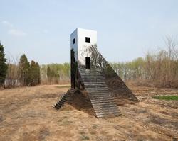 maxwellmutanda's tweet image. House to Watch the Sunset
@NotVitalStudio
(2015)
Showing at Louisiana Museum of Modern Art
Image: Eric Gregory Powell