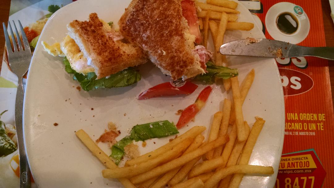iamsam's tweet photo. @VIPS_MX @Coapa_  se nota q lavan los vegetales. Hasta las etiquetas tienen. Así sucede n vips coapa http://t.co/0AydbTue4g