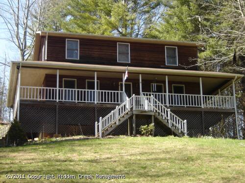 Hofffs's tweet photo. Incase youz curious. The crib for next year #MtnTop #Boonin http://t.co/cU6wZa2KP0