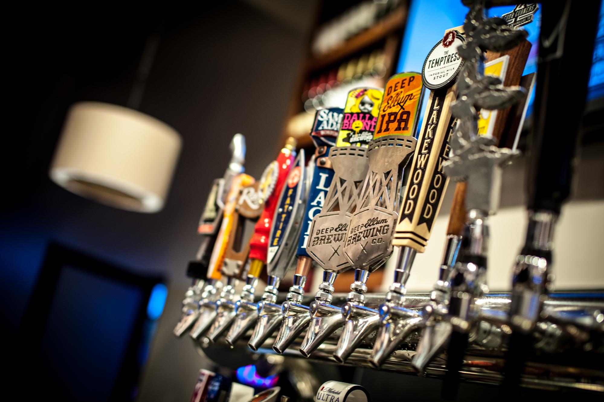 PINSTACK Bowl & Bite on Twitter for the drink selection. Stay