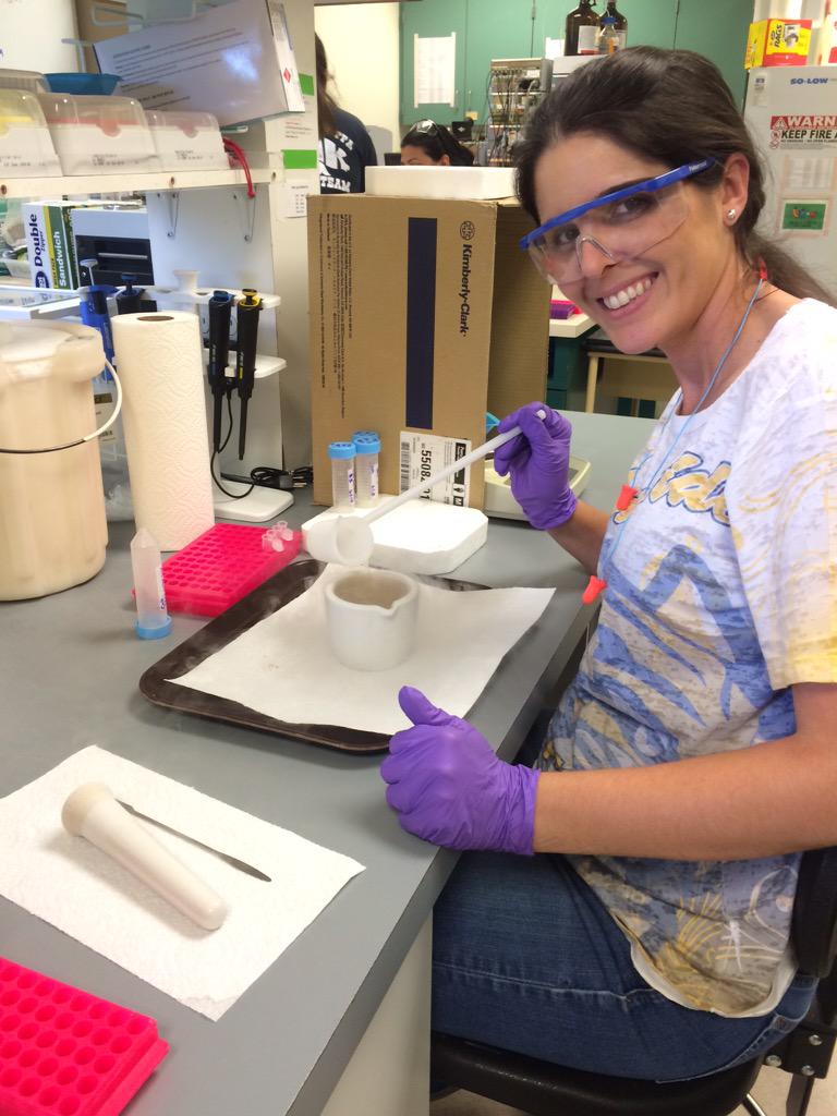 Grinding samples today at ARS USDA , only took and hour to complete 4! <a href="/SHS_Pathways/">SunnysideHS Pathways</a> <a href="/SHSregion/">Tim Liles</a> @GradyLaneFUSD