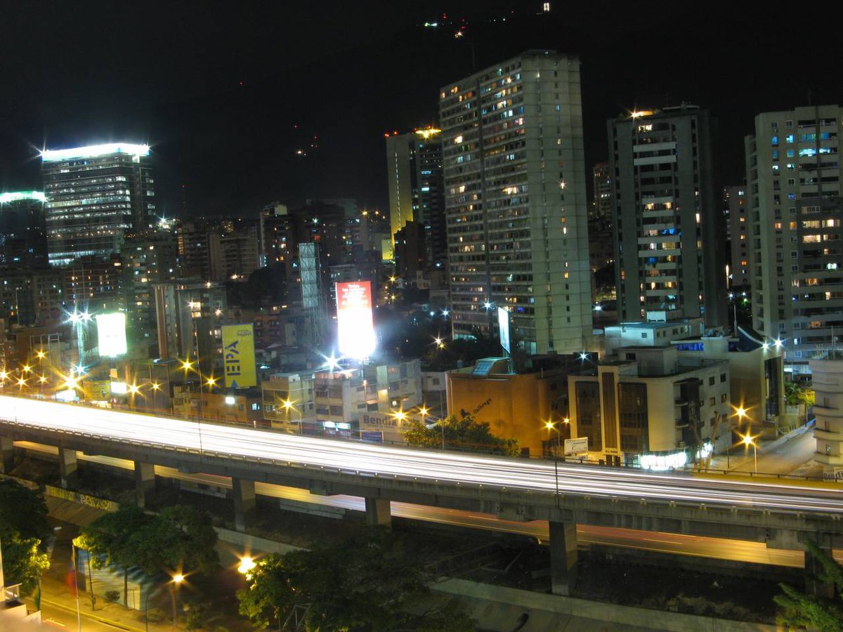 USMOportunidad's tweet photo. Nuestra capital, a sus casi 448 años aun se ve radiante. #VzlaPaisDeOportunidad #2DeJulio #USM. http://t.co/vkc9noURNW