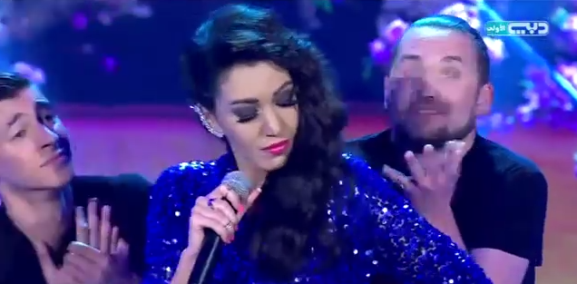 ikram_sallam's tweet photo. @AsmaLmnawar Derti Lya Tayara In @GoldenMicAR 
#asmalmnawar @yacinelmnawar http://t.co/UqRRqrhkPz