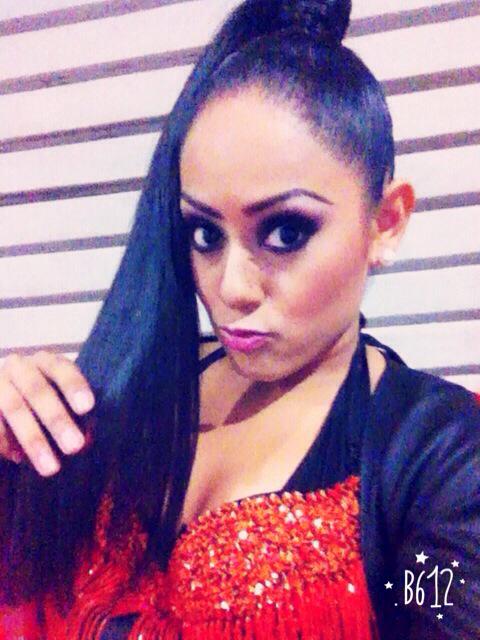 BrendaMQBSV's tweet photo. Para los que se Preguntaban Es mi Cabello Natural 💁 !! Selfies antes de Bailar✨✨✨ http://t.co/UAIW1L9URN