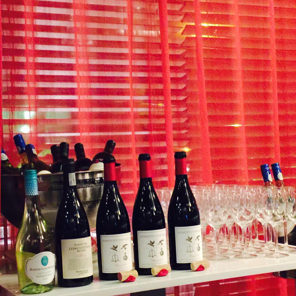 Great line up tonight with <a href="/RobertsonWinery/">Robertson Winery</a> at #TableofATE <a href="/IntertwEAT/">TweetCritique</a> <a href="/ParkInnCT/">Park Inn Cape Town</a> @RBG_CPT