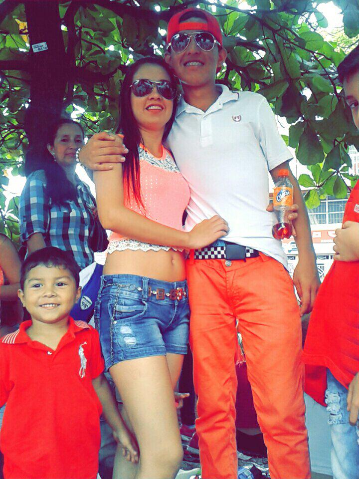 LifeIsDust's tweet photo. En las fiestas de Ibagué. ✌ http://t.co/PPqw7uazlZ