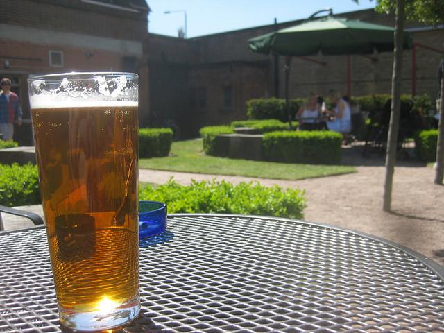 Londonist's tweet photo. Our city is blessed with hundreds of al fresco drinking spaces - find your nearest beer garden http://t.co/MBibnrdr1X http://t.co/PGt0DPeUlz