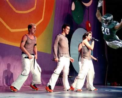 eatsushinaked's tweet image. What does Brian Dawkins think of boy bands? Not much! @BrianDawkins #Wolverine #bdawk #philly #eagleforlife