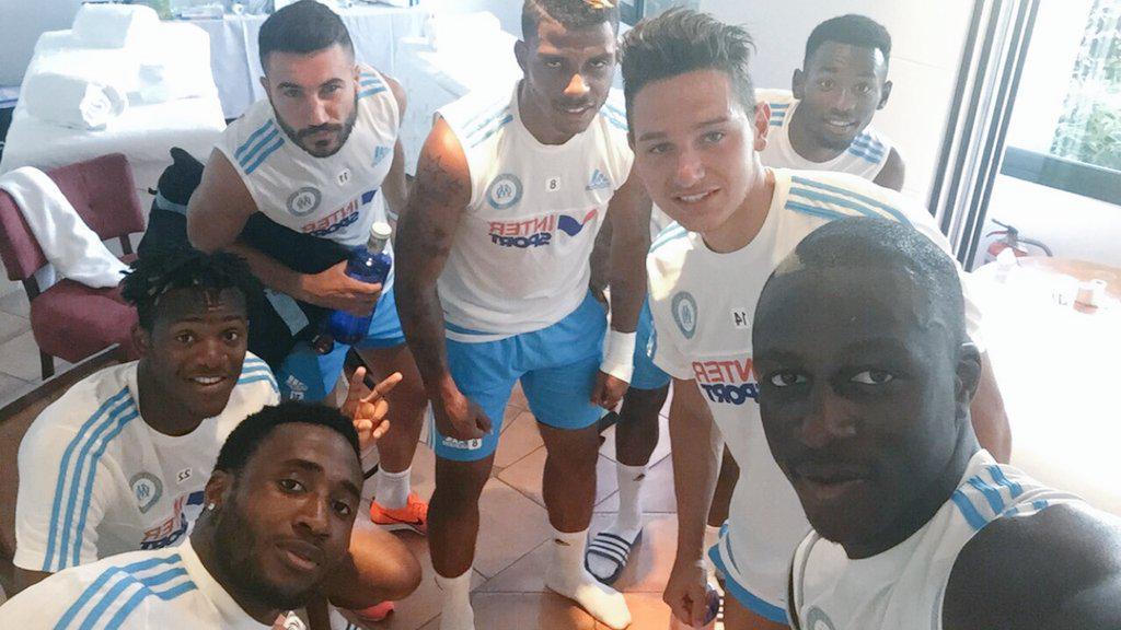 benmendy23's tweet photo. De retour avec l'équipe !!! ⭕ @mbatshuayi @LeminaM_13 @FlorianThauvin @gknkoudou #Dijéjé @OM_Officiel #mercééé http://t.co/ghb58mssb3