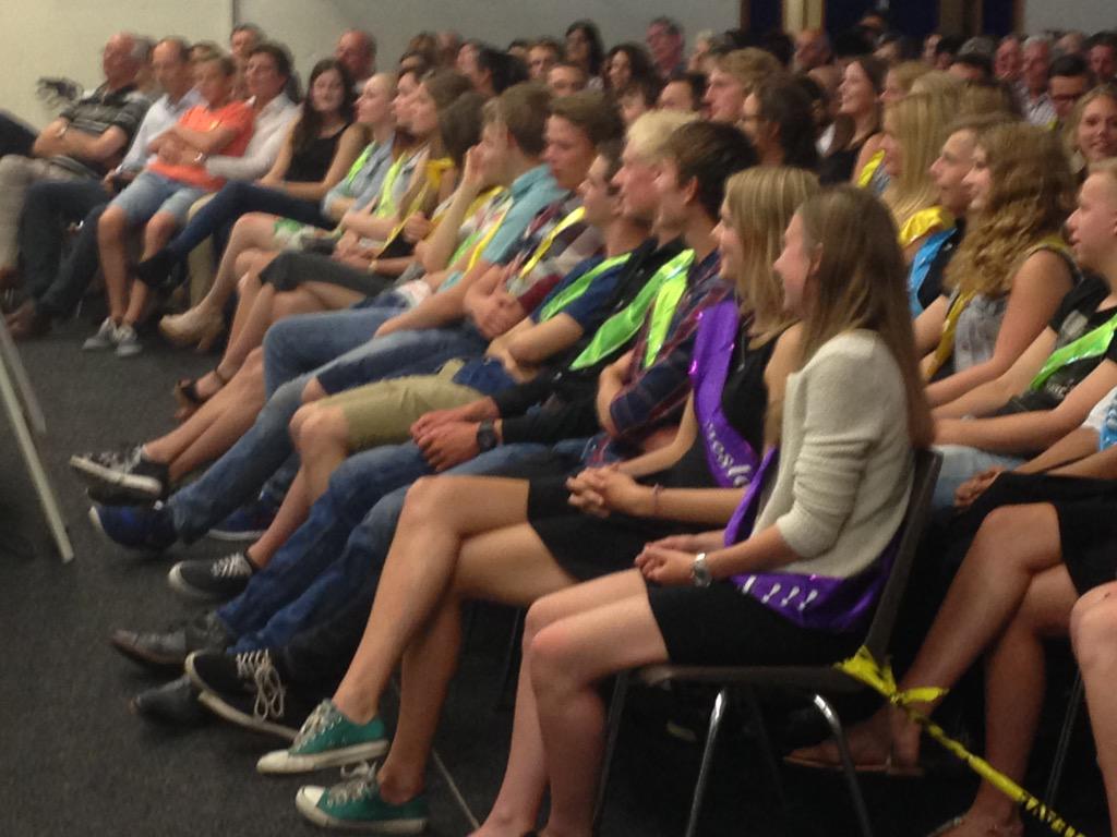 Diplomering 5 Havo ! Trots op alle 93 geslaagde leerlingen op deze mooie avond op het #Emelwerda College !