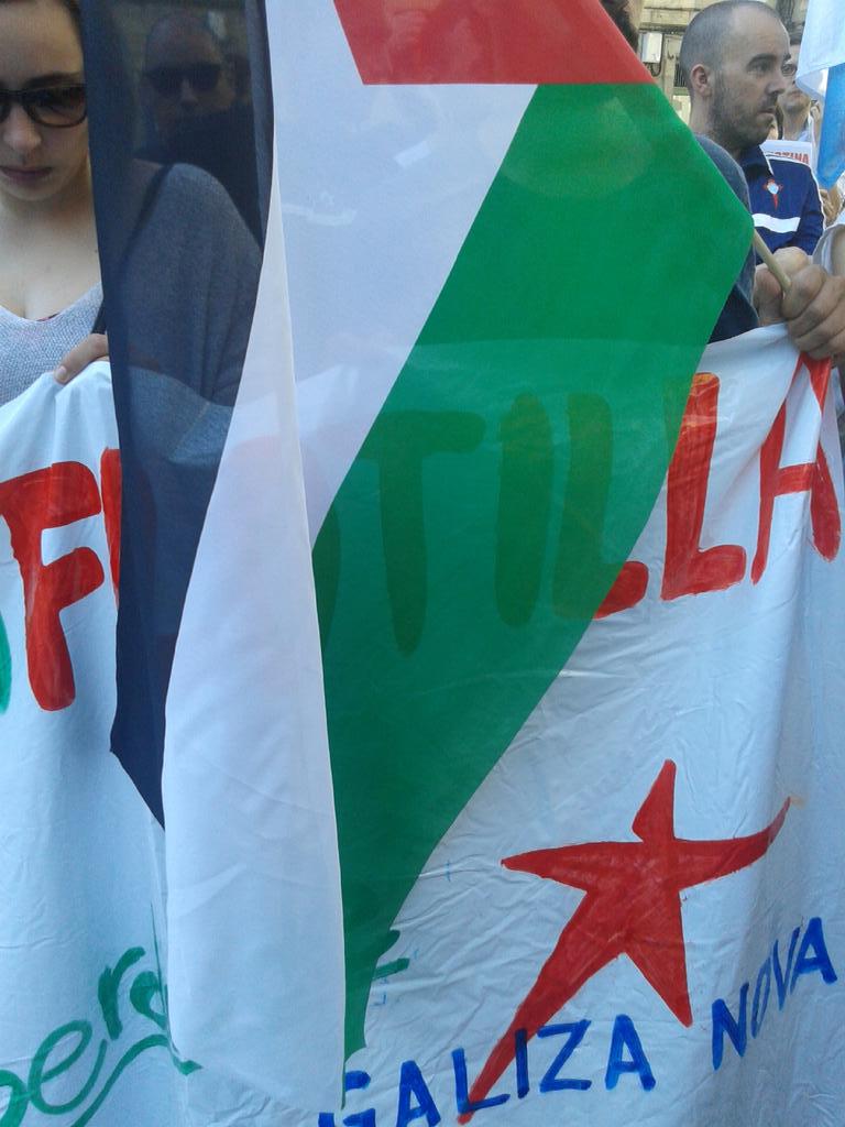 pilaraymara's tweet photo. #SOSFreedomFlotilla #Marianne #FreedomFlotilla #Isail4Freedom #Compostela @ShiptoGazaSE Solidarity from Galiza http://t.co/dIFbTIFlZP