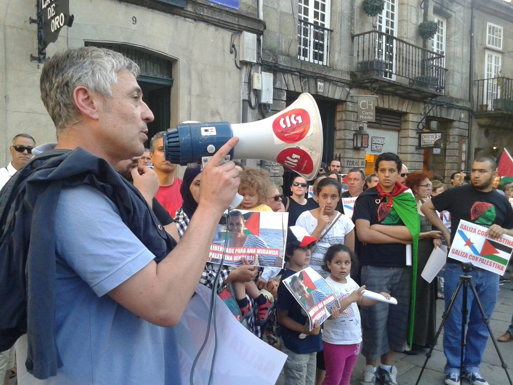 pilaraymara's tweet photo. #SOSFreedomFlotilla #Marianne #FreedomFlotilla #Isail4Freedom #Compostela @ShiptoGazaSE Solidarity from Galiza http://t.co/dIFbTIFlZP
