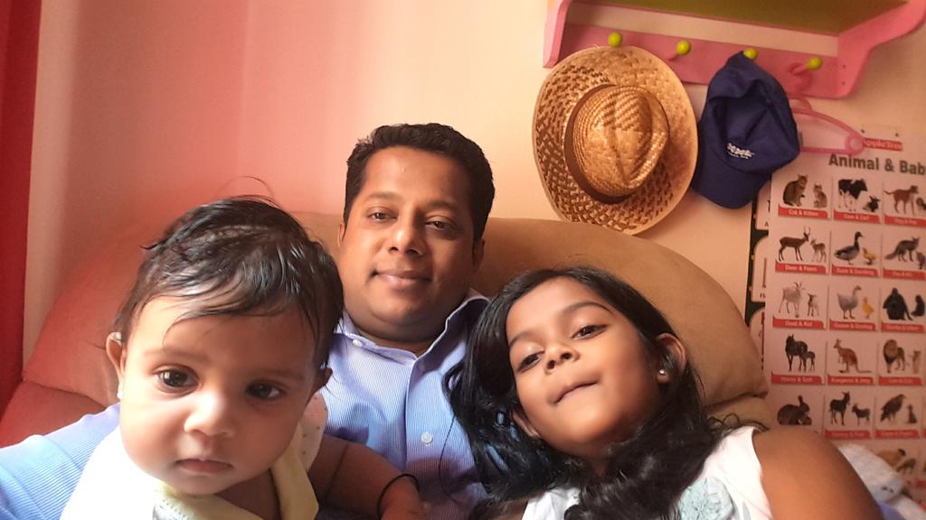 binukgovind's tweet photo. #SelfieWithDaughter http://t.co/gh0RQDvGib