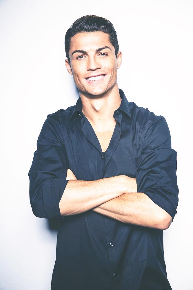 FootyBaes's tweet photo. CR7 👀 http://t.co/eXGUcE5B3K