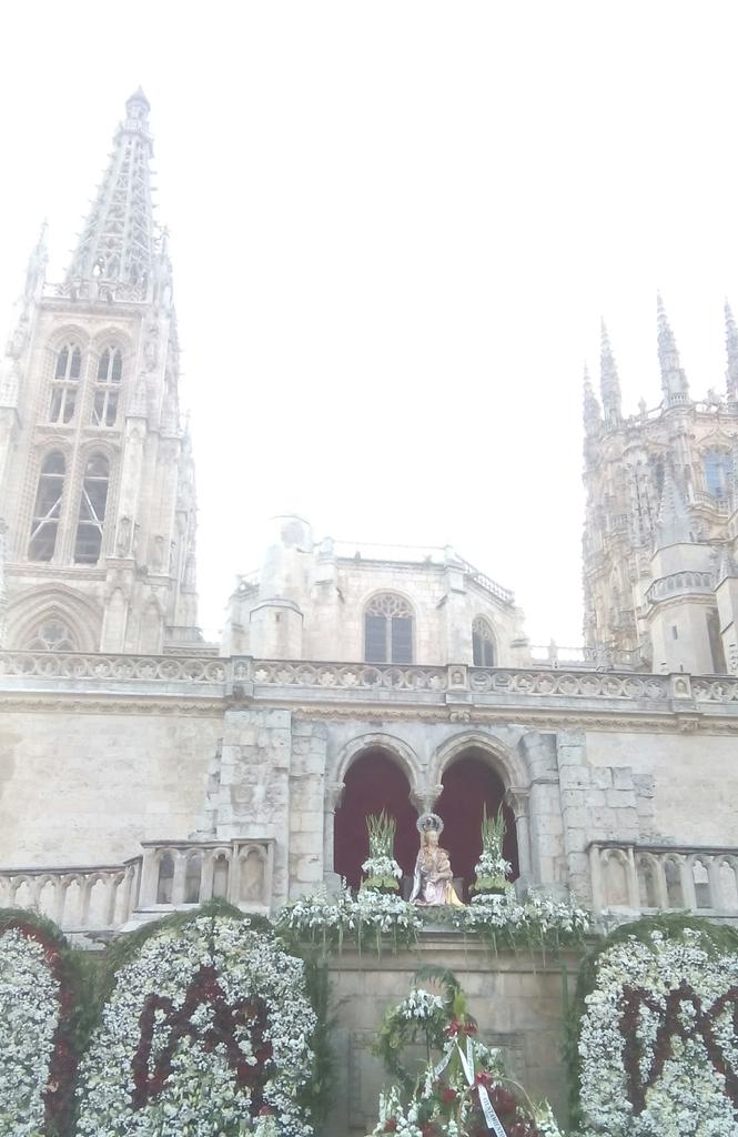 FIESTAS DE BURGOS <a href="/villalobos_mar/">Mar Villalobos</a>