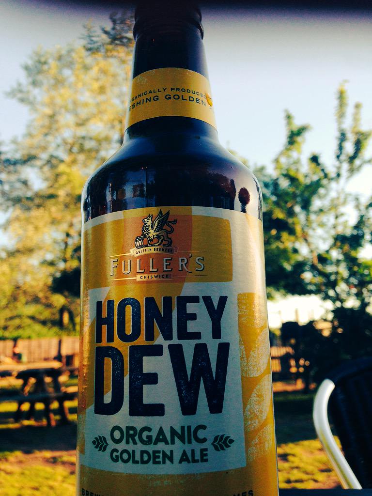 CromwellArmsRom's tweet photo. Perfect summer drink #honeydew #Onlyatfullers served @CromwellArmsRom http://t.co/uY5H7rPkWF