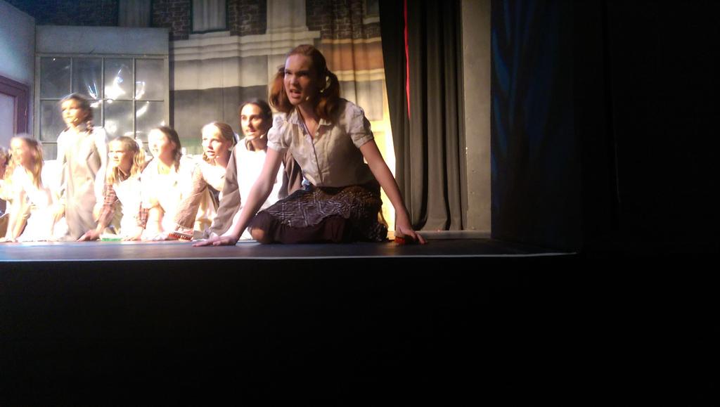 JonnyDepledge's tweet photo. @DowneHouse1 watching my sister on stage as Annie. So so good! Well done http://t.co/49PaT9eJ2T