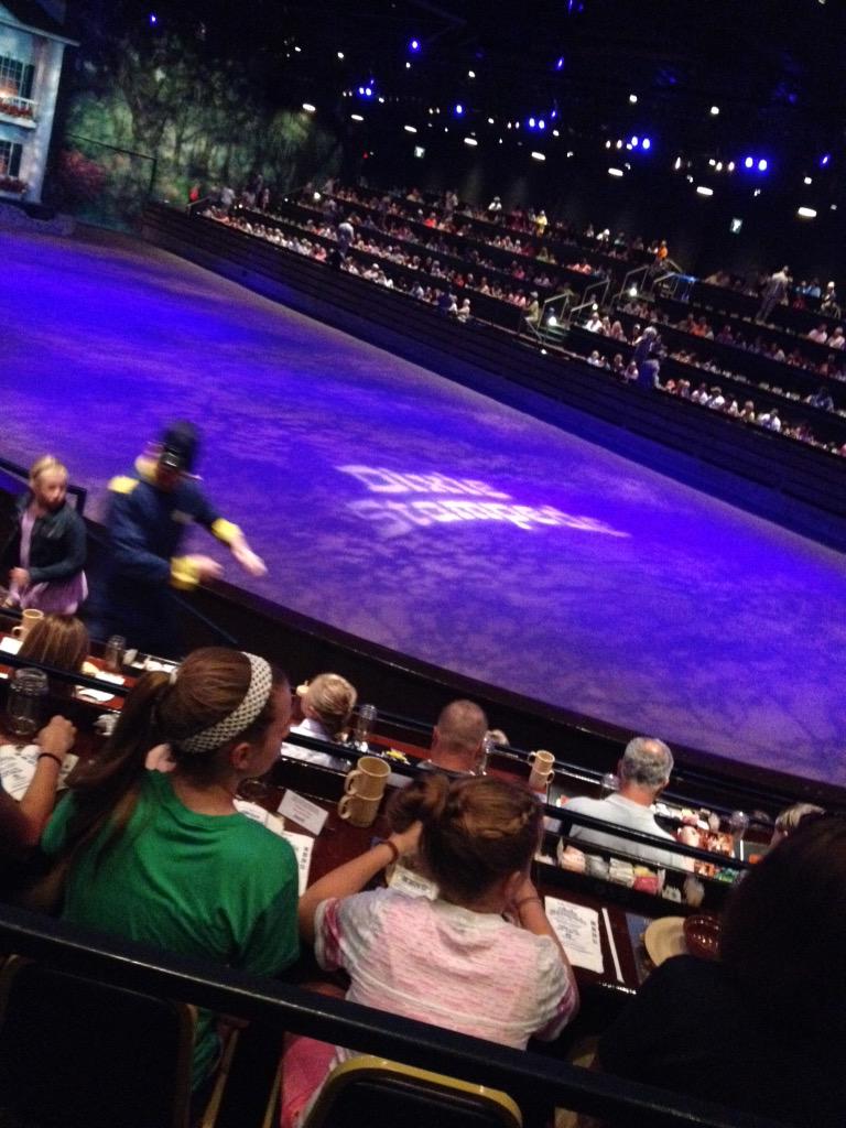 AshlynFast's tweet image. In Branson, Missouri at the Wyndham resort! Having so much fun!!!! I got to stuff a duck and go to the Dixie Stampede