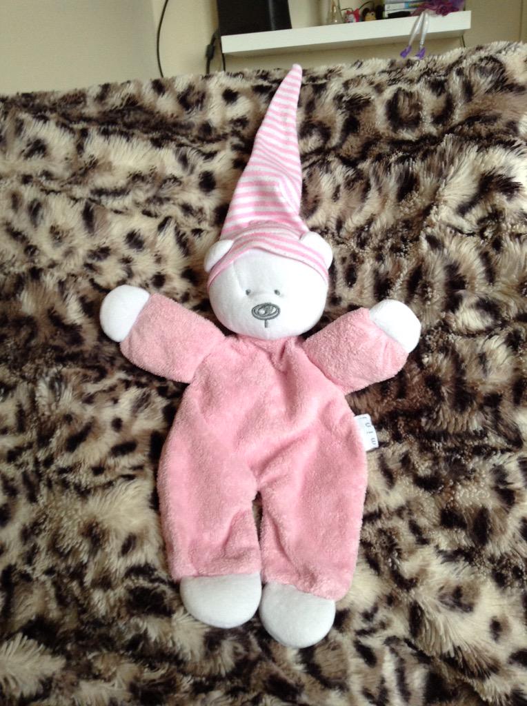 s_essery's tweet image. Please RT. Need to find my daughters comforter! Last seen in Burnham Beeches Hotel room 162. Did you stay the 27th?