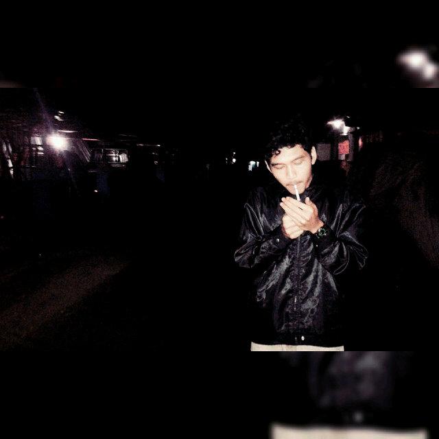ndil94's tweet photo. Gue masih sendiri .haha http://t.co/9UuoJmv1Ey