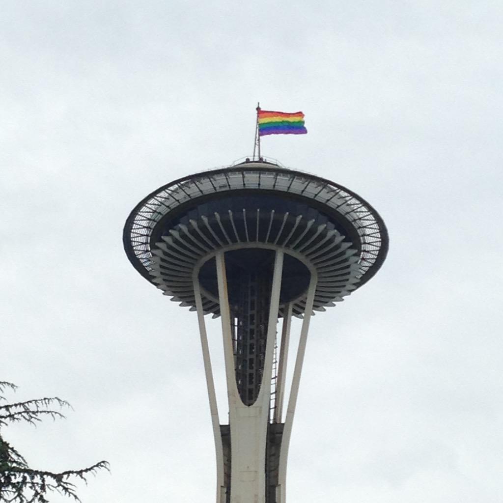 ReadWriteEat's tweet photo. #SeattlePride2015 pix @facebook @gageacademy @seattlecenter @space_needle @SeattleOutProud http://t.co/nVPxltSjxS