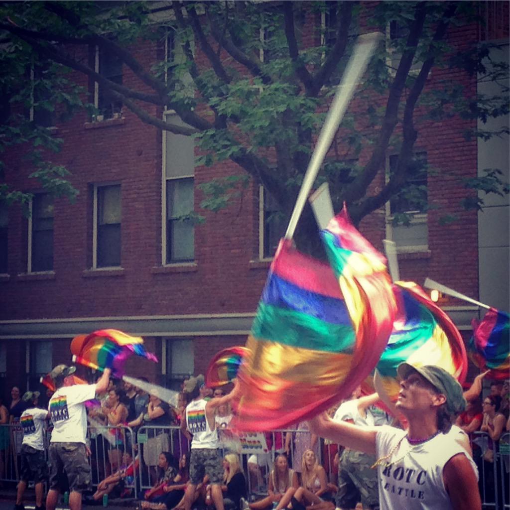 ReadWriteEat's tweet photo. #SeattlePride2015 pix @facebook @gageacademy @seattlecenter @space_needle @SeattleOutProud http://t.co/nVPxltSjxS