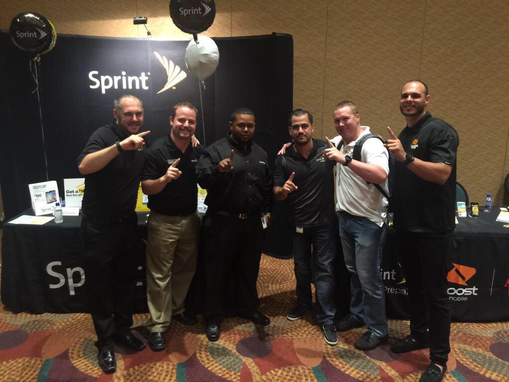 jltorre11's tweet image. Blue Shirt training... #Sprint family #oneteamonedream @gfresse @rmcnab05 @krisspragg