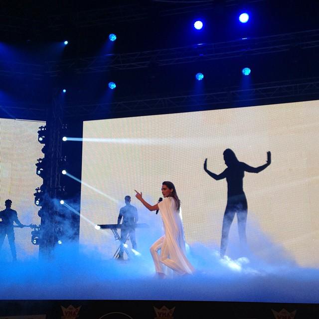 madtv's tweet photo. H @Desp1naVandi μάς χάρισε ένα ξεχωριστό LIVE!
#madvma15 by #cocacola http://t.co/NWBhLdAWIQ