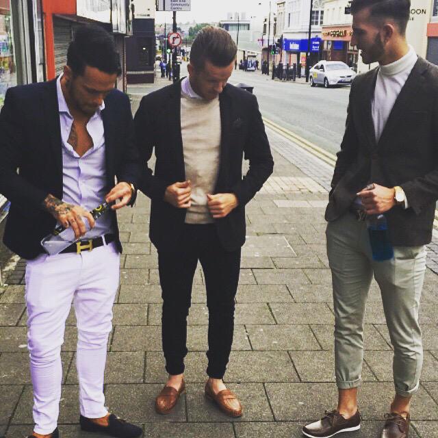 welbys's tweet photo. #brothers 👌🏽👊🏼 http://t.co/YaRne8ExOj