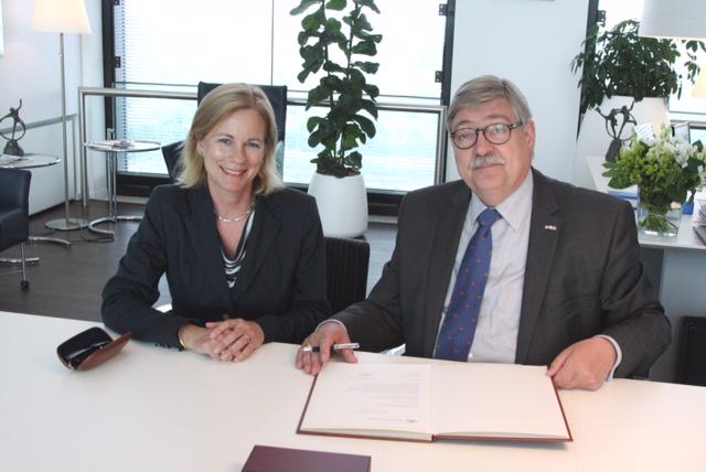 Vanmiddag beëdiging door CdK vanwege herbenoeming <a href="/Gem_Leusden/">Gemeente Leusden</a>.