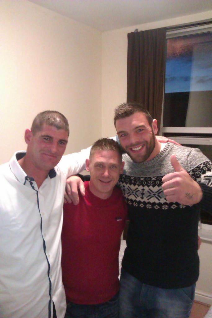 gavin close tweet media