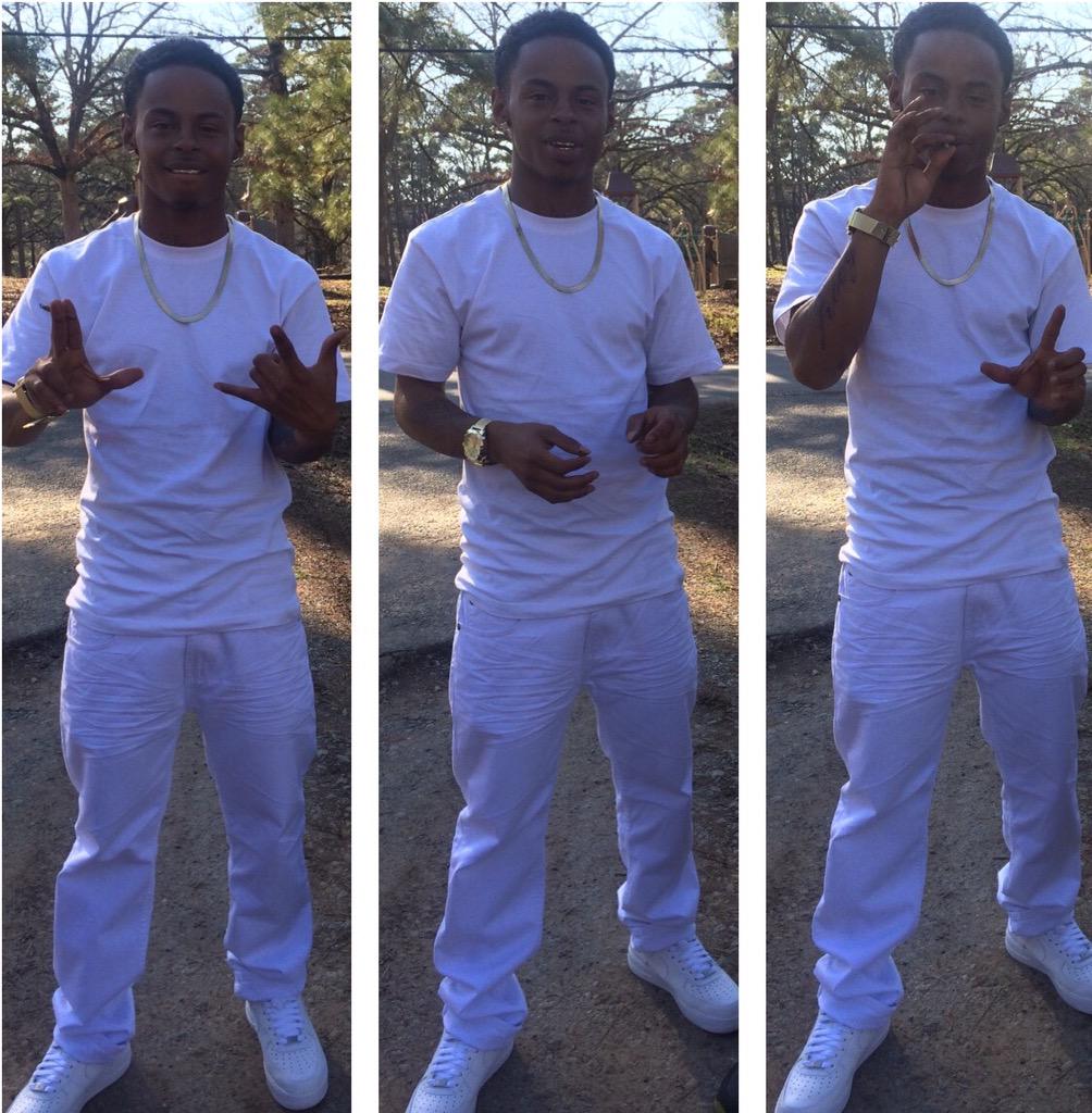Brisko7pounds's tweet image. I rock that all white when I'm feeling Godly.....