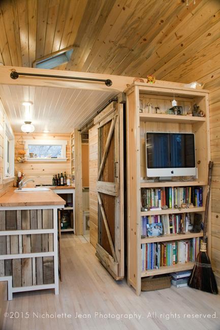 NomadMicro's tweet image. Mitchell and Nicholette's @ourfirsttiny #tinyhouse as seen on @smallbeautmovie is for sale. ourtinyhome.us