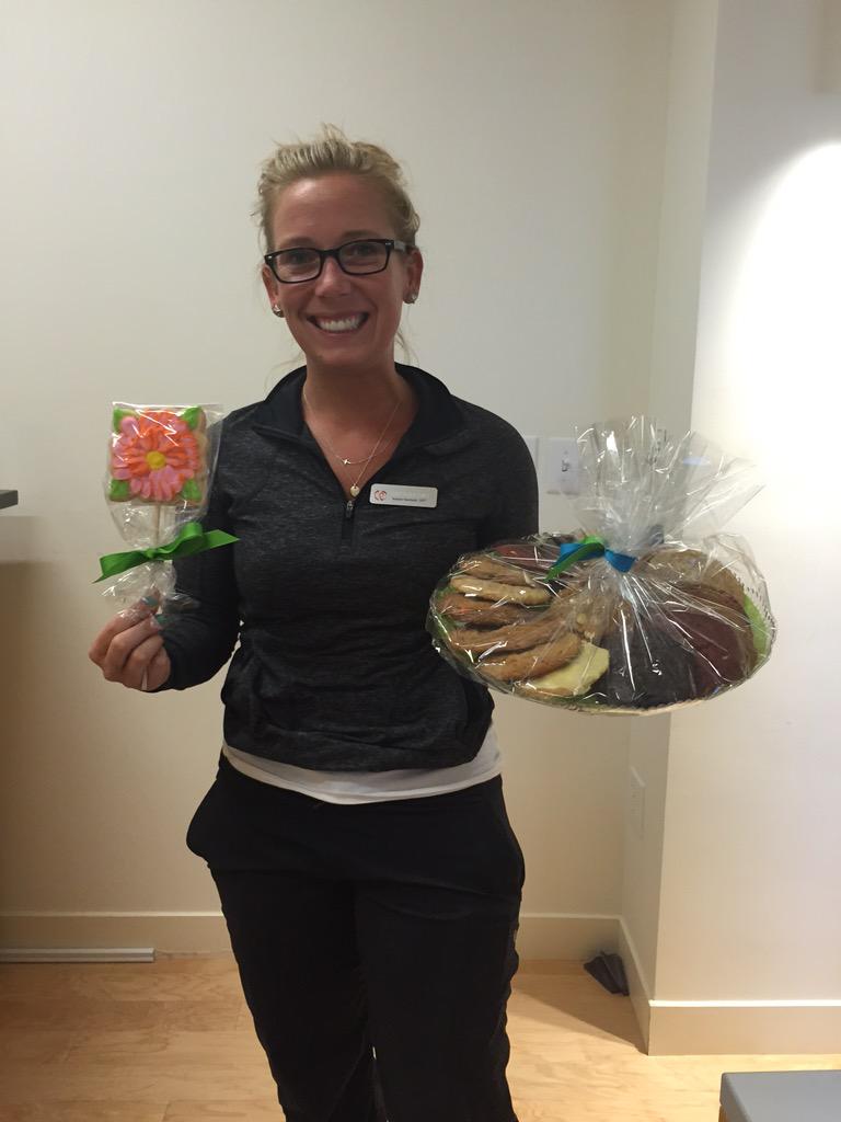 orth_Ashley's tweet photo. .@orth_natalie loves what she does, but a cookie surprise from a patient puts the icing on the cake! (Or the cookie) http://t.co/SPMKDEzqH5