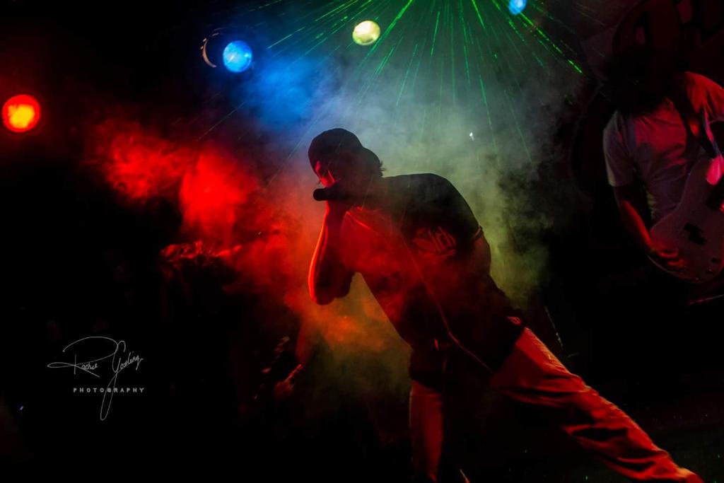 #follow @TDSJonYoung 😍 #screamer for <a href="/TheDeadSexy/">The Dead Sexy</a> ❤
#photo #cred <a href="/RachelACR/">RachelGosling</a>
#metal #allcore #metalcore #music #canada