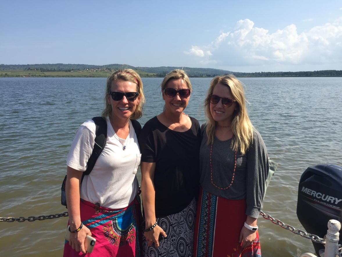 angieredwolfmom's tweet photo. Nile River with my sisters in Christ in Uganda @ifxtthrebecca @allygrace_e http://t.co/8MN5DRGxZC