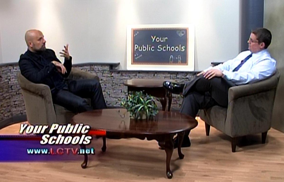 CharlieC2C's tweet photo. Thank you @marvelousreal for filling in on my TV show last minute! It's like we planned it all along! #onboces http://t.co/x2bh1zXfxR