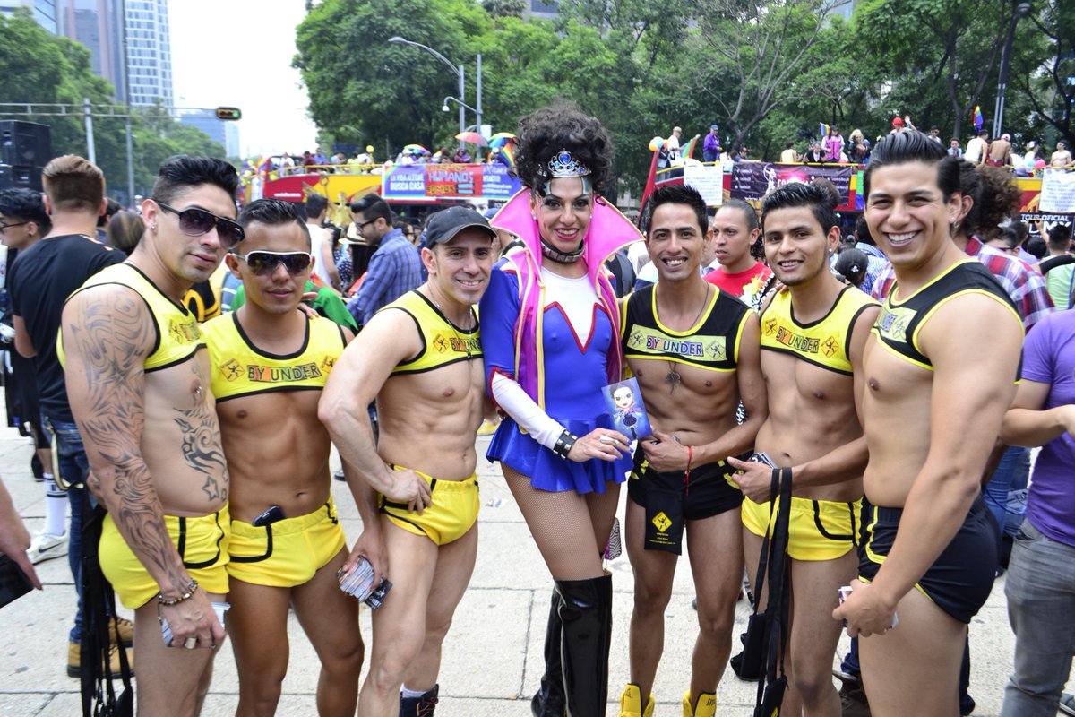 Estudio dice que el 47% de los jóvenes expresa una postura homofóbica By UnderWear on Twitter: "Los Chicos By UnderWear presentes en la Marcha del Orgullo Gay. @La_Supermana http://t.co/gWECrFM3n2"