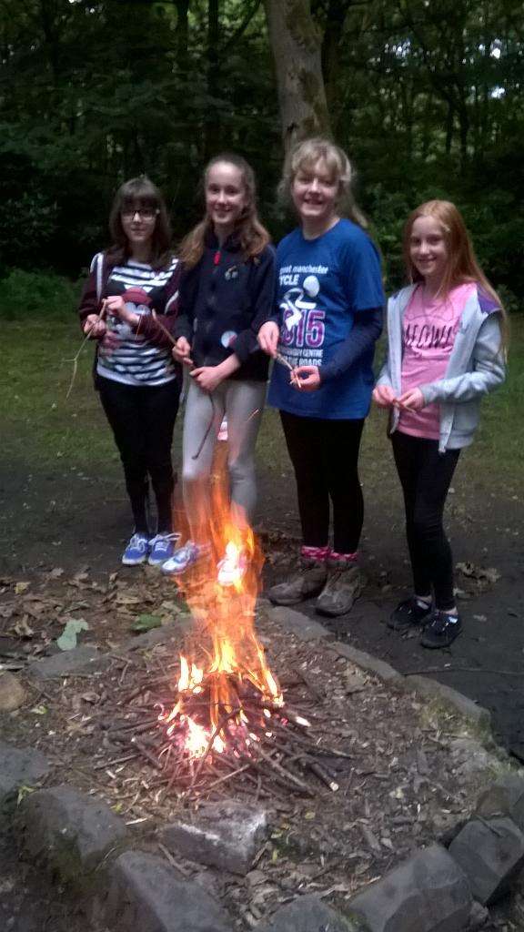 3rdWalkdenGuide's tweet photo. The girls got to make their own fire and eat smores today #Summer #GirlGuides http://t.co/j2gjsusVKK