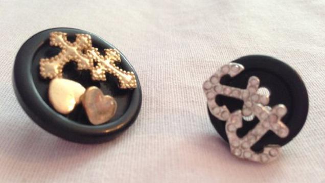 lifehacker's tweet photo. Earrings work better in pairs. Keep your small earrings from getting separated with buttons: http://t.co/KPG5vir2jk http://t.co/gmOTvMBrjl