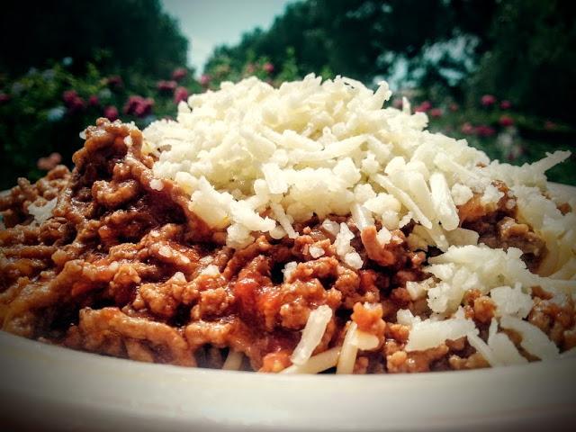 CookGreece's tweet photo. Μακαρόνια με κιμά και κεφαλογραβιέρα Σφακίων!
http://t.co/xOOWXVZ5dG http://t.co/x69SQyDQzs