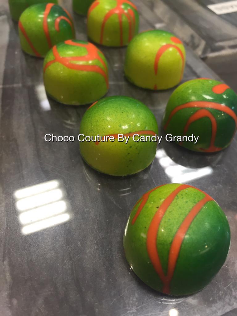 lelafayette's tweet photo. We hand made our own #chocolates #chococouturebycandygrandy #naples #naplesfl #candygrandy #candystore http://t.co/w6xdAULmD1