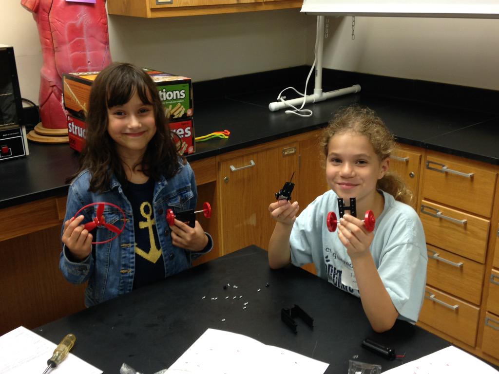 MPHsummer's tweet image. Engineering for Boys and Girls. They raced each other... Who do you think won?  Tweet us your guesses! @MPHSchool