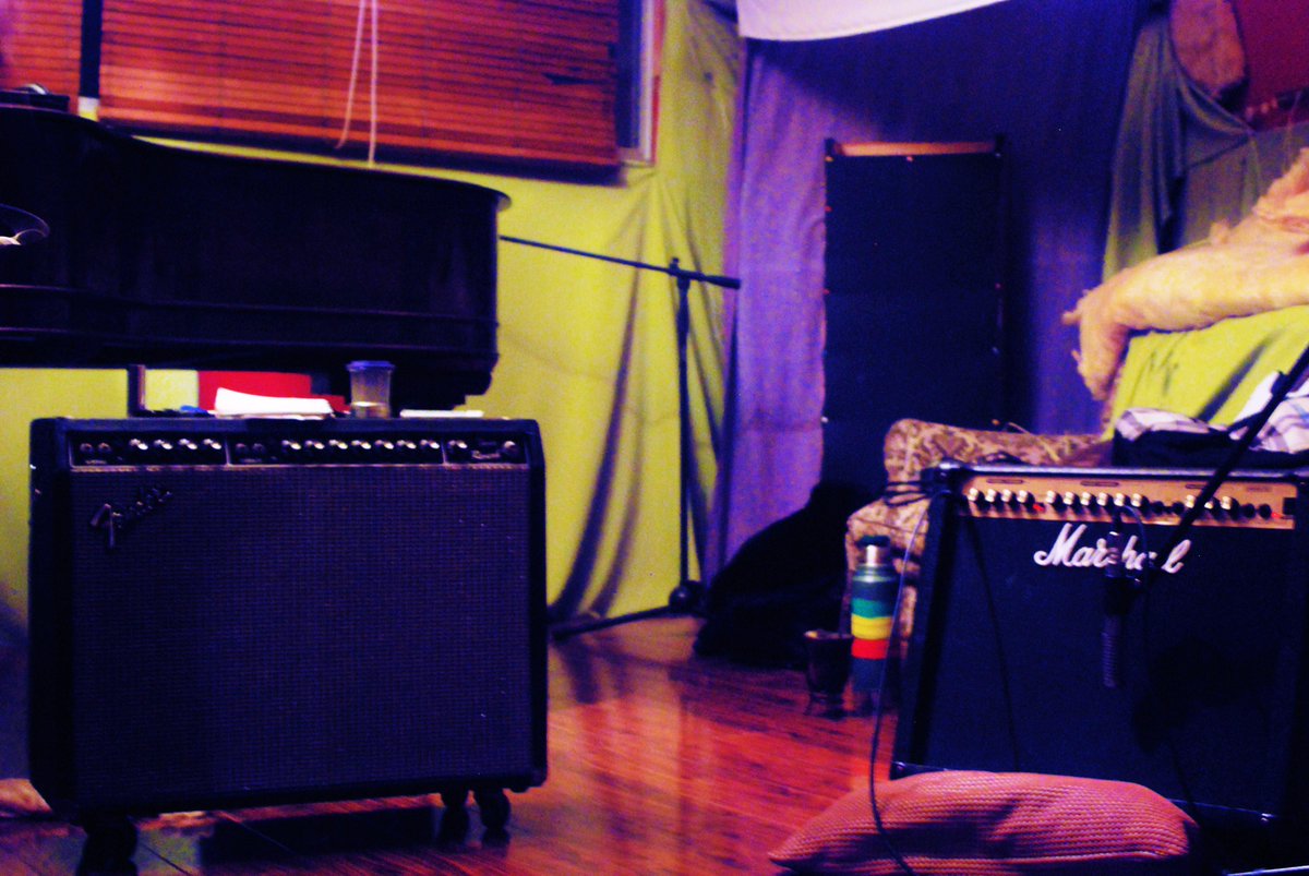 ladiosamusica's tweet photo. Grabando Segundo Disco... en #SeptimoPiso.
phOtO: Anaclara Costa http://t.co/5dLYeXCLlC