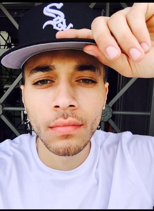 lightskinlovers's tweet photo. http://t.co/Lj6bPdpv3k