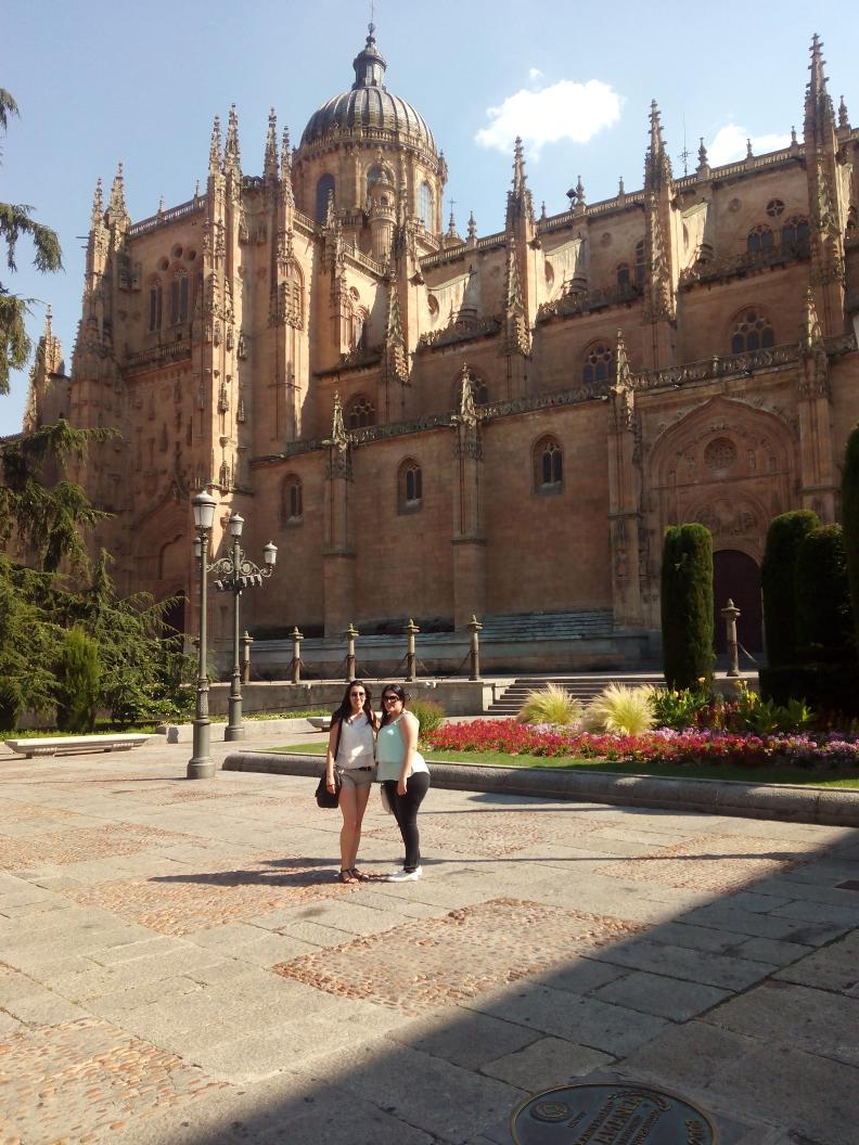 LMC_95's tweet photo. Ruta turística por Salamanca, comidita y compras con mi compi @BeaGonzalezM  😄 http://t.co/lbx8WNSQbO