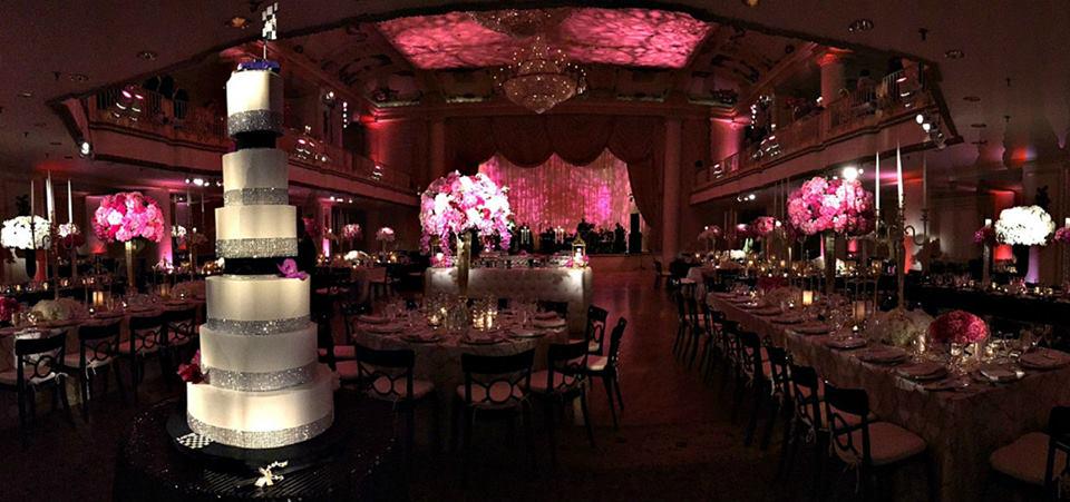 EventionsProd's tweet photo. Want to see a gorgeous #wedding!?#caketier @EvantineDesign @CinemaCake @cliffmautner @EddieBruce @BellevuePhilly http://t.co/dgodh07Gdg