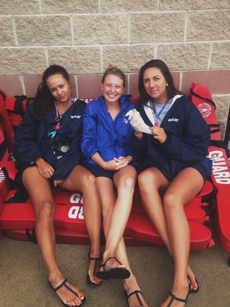 dookiebro's tweet photo. 80% chance of rain and 100% chance we don't want to be here #glovingup #returnoftheguardcouch #7peopleinthepark http://t.co/hVuF4qDACX