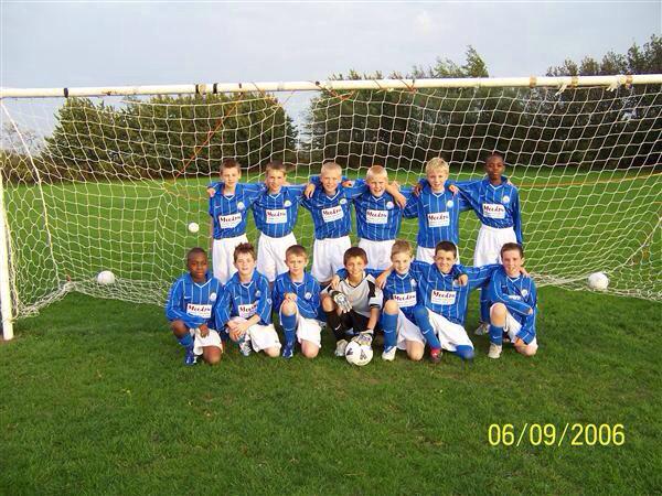 Mikedraycott95's tweet photo. “@steviesmith_9 @Nobby_Horton_  ⚽️⚽️ http://t.co/8Sk4leGOfh”