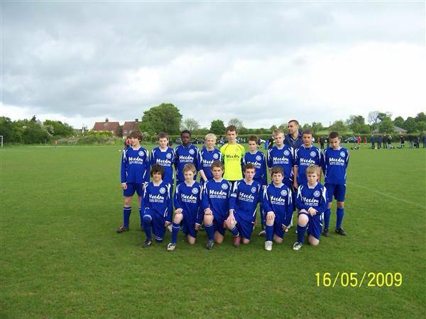 Mikedraycott95's tweet photo. “@steviesmith_9 @Nobby_Horton_  ⚽️⚽️ http://t.co/8Sk4leGOfh”